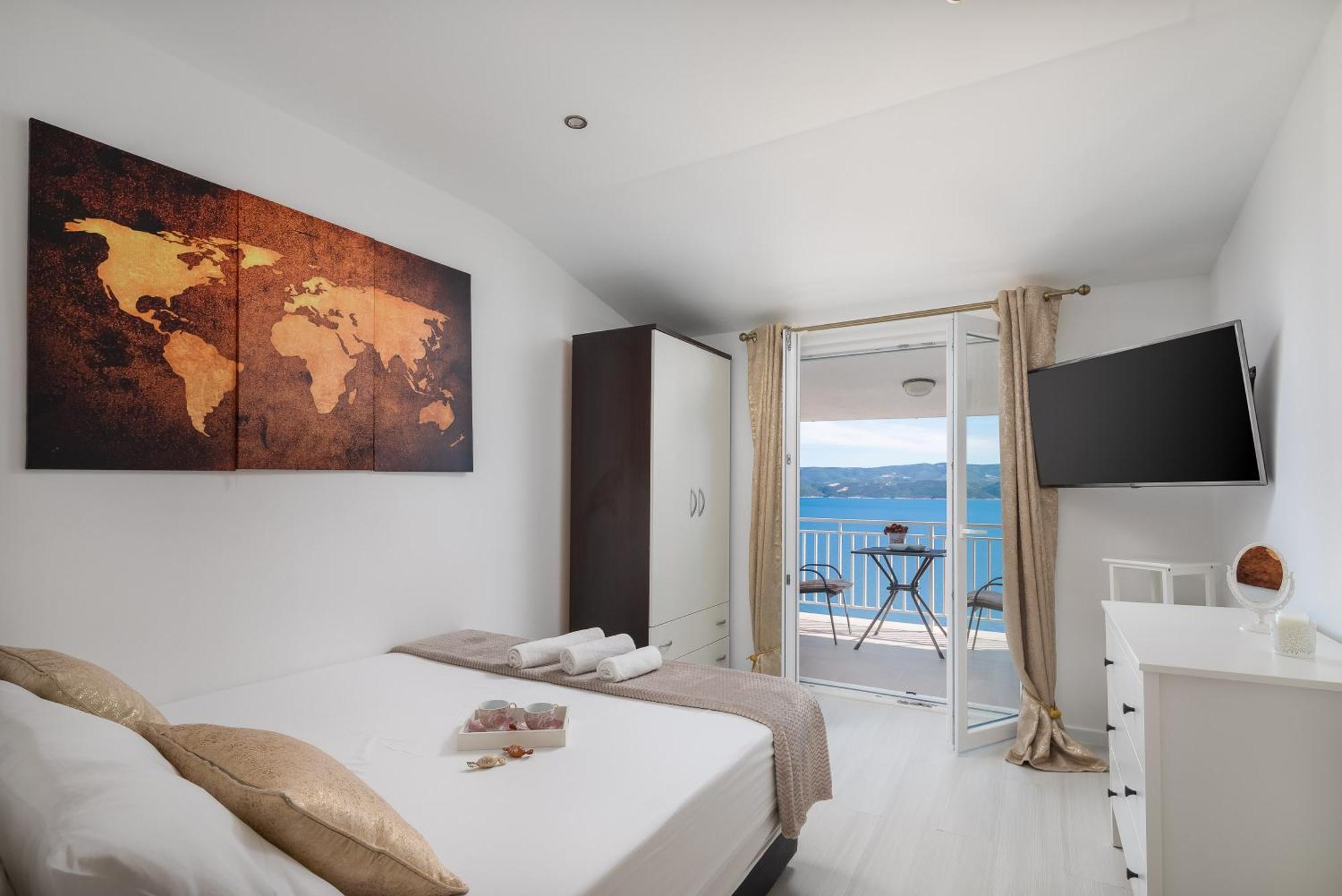 Luxury Seafront Villa With Heated Pool, Jacuzzi, Sea View, 150 M From Beach Stanici Exteriér fotografie