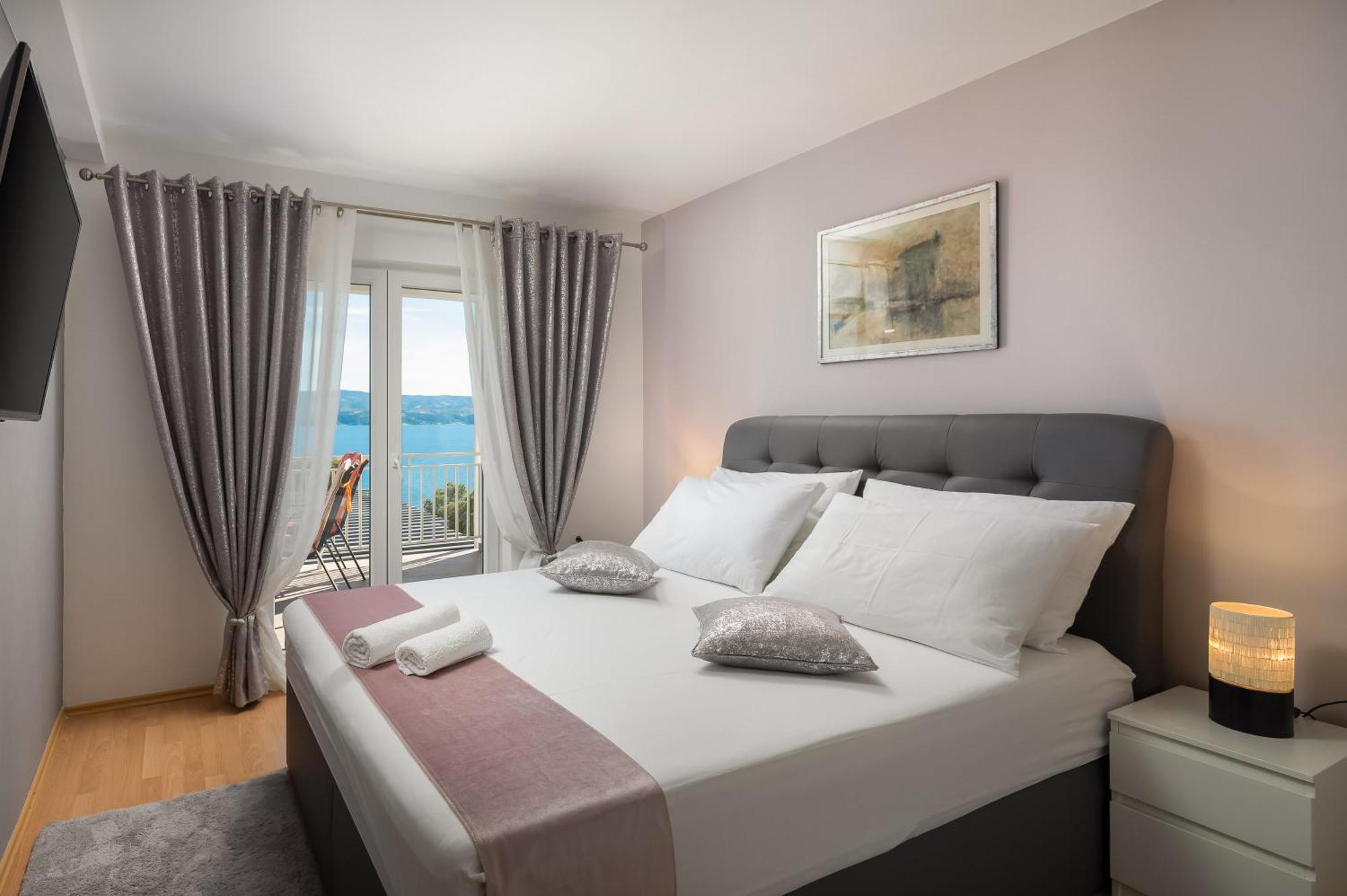 Luxury Seafront Villa With Heated Pool, Jacuzzi, Sea View, 150 M From Beach Stanici Exteriér fotografie