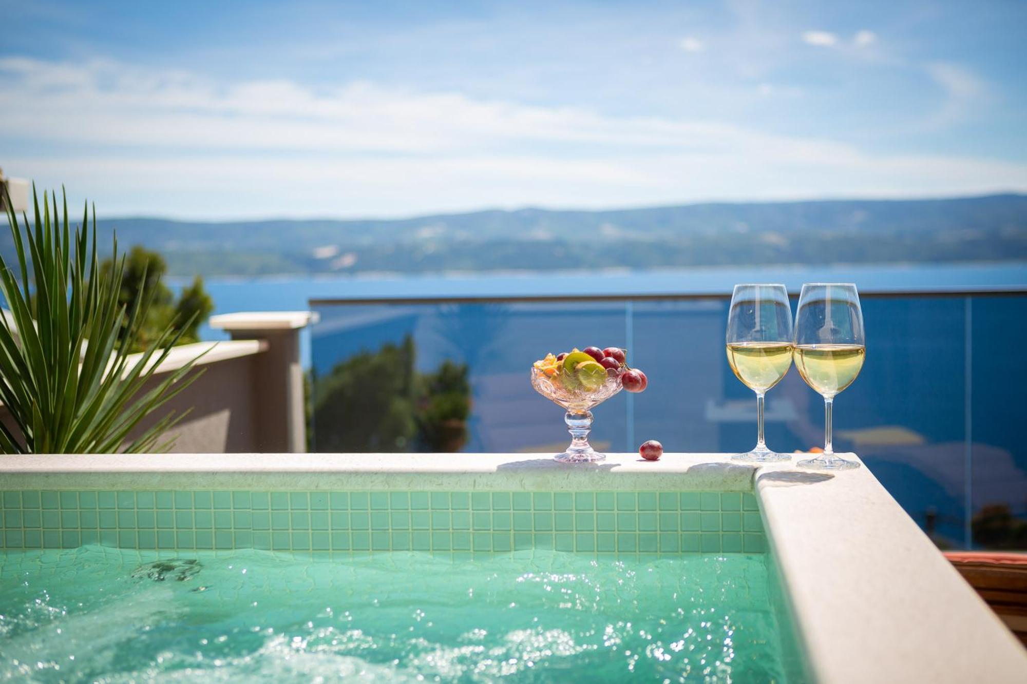 Luxury Seafront Villa With Heated Pool, Jacuzzi, Sea View, 150 M From Beach Stanici Exteriér fotografie