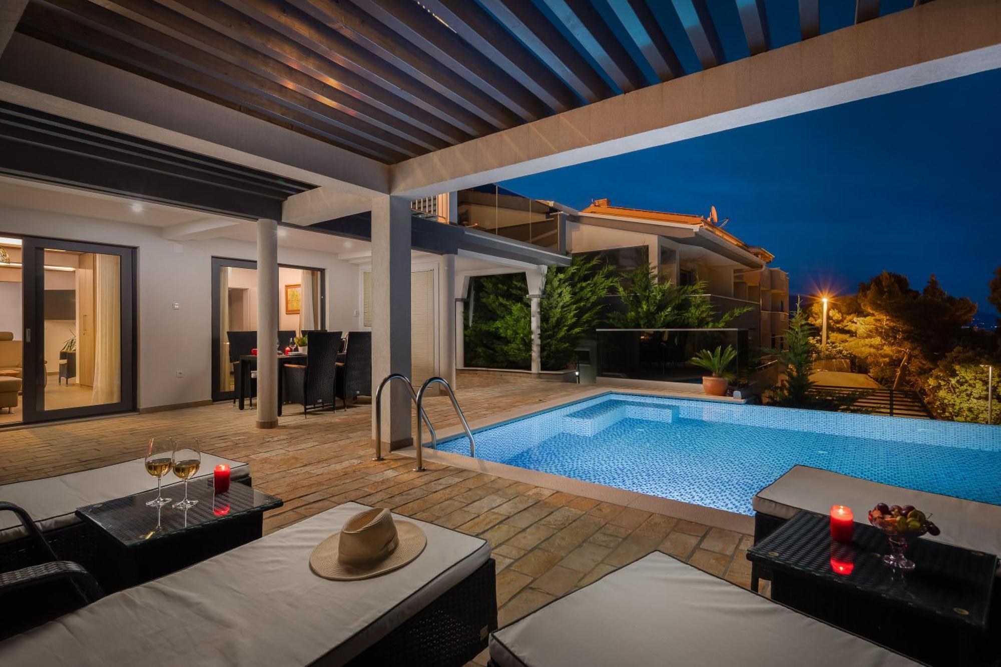 Luxury Seafront Villa With Heated Pool, Jacuzzi, Sea View, 150 M From Beach Stanici Exteriér fotografie
